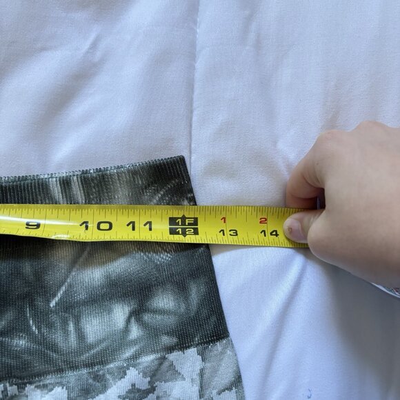 Fabletics Seamless Ankle Leggings Womens Size Small Camo Green Nylon - Picture 4 of 8